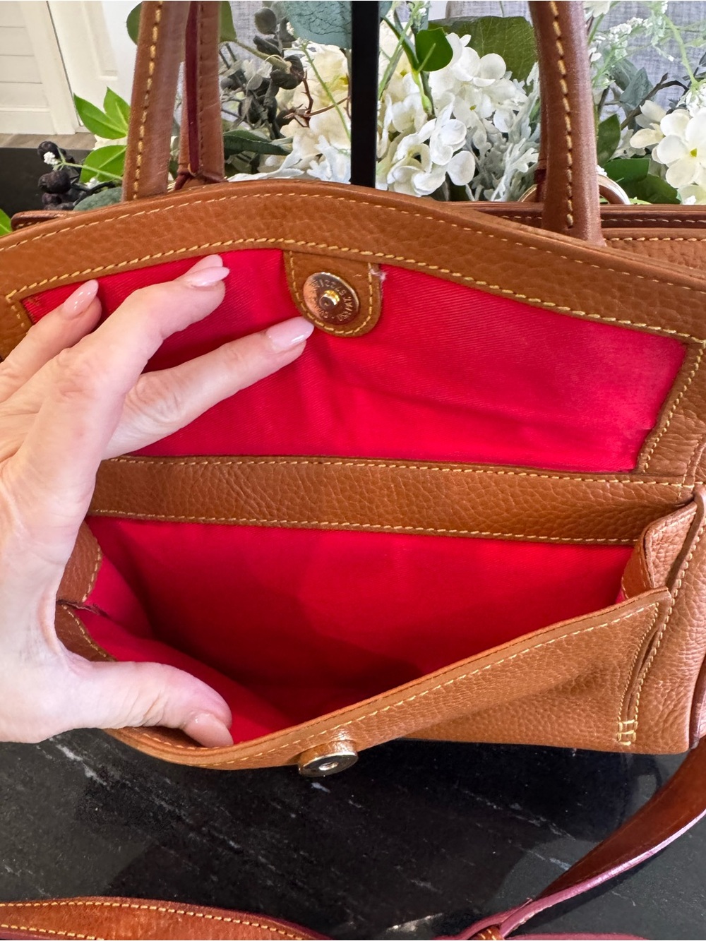 🦆Dooney & Bourke Florentine Pocket Satchel Natural Tan Cognac Leather Crossbody - Picture 7 of 16